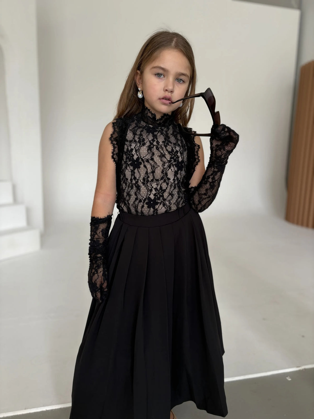 Mi Amor Lace Top & Gloves