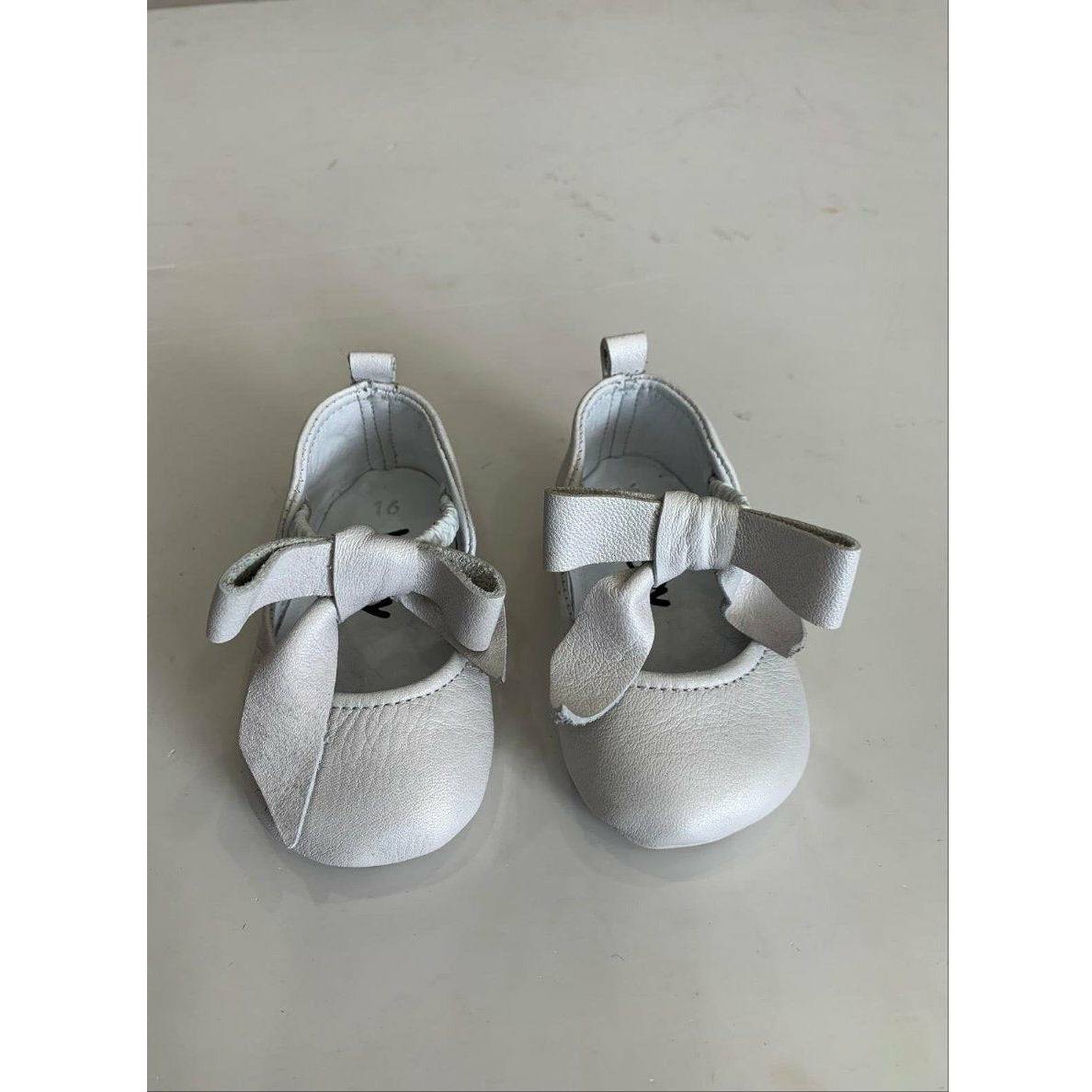 ROSEBUD LEATHER SHOES - PEARL WHITE
